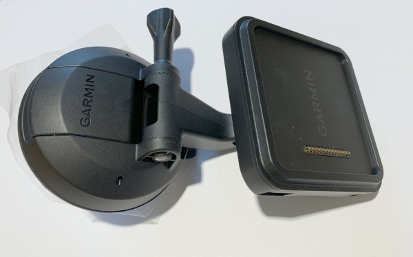 Garmin Autohalterung Montagesatz + Autoladekabel für RV 1095